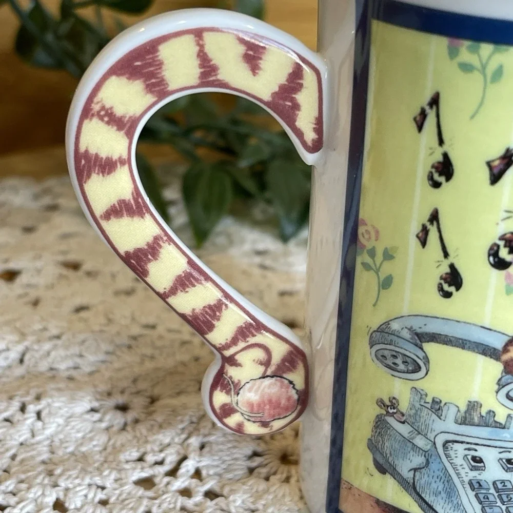 Gary Patterson Comical Cats Surprise Mug Danbury Mint Tail Handle Vintage 1993